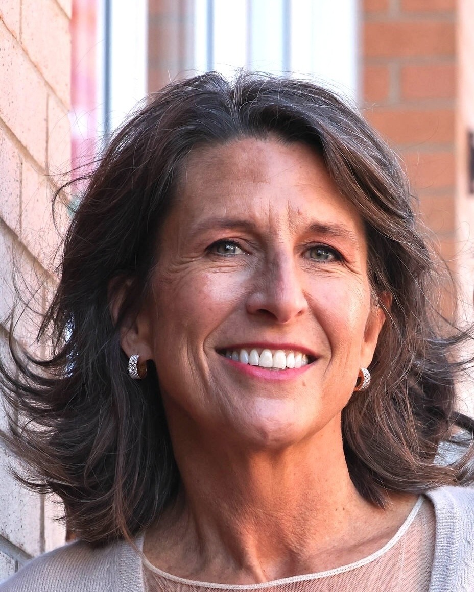 Julie Fotos Headshot